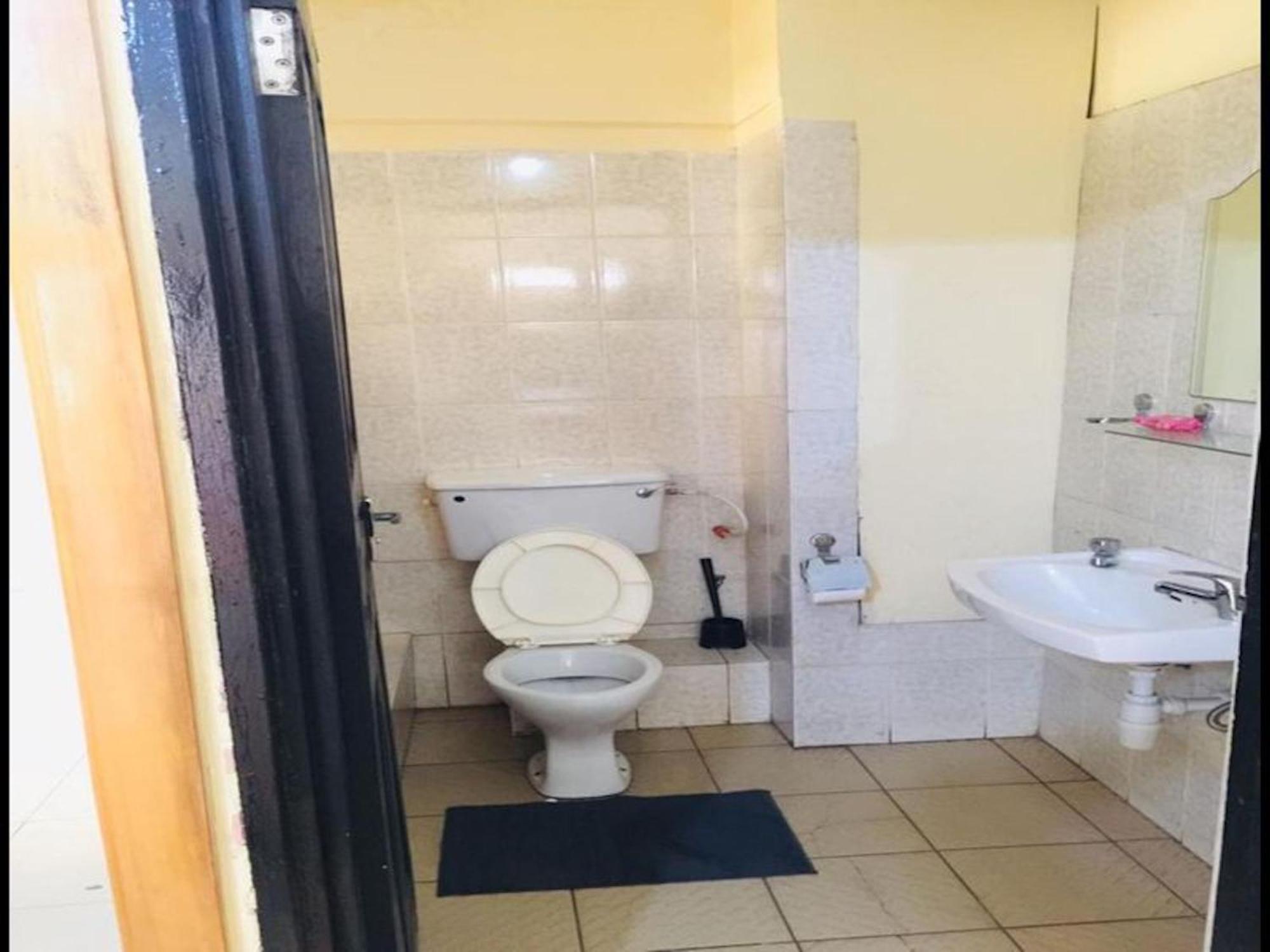 Room In Bb - Double Room With Balcony In The Heart Of City Accra Exteriör bild